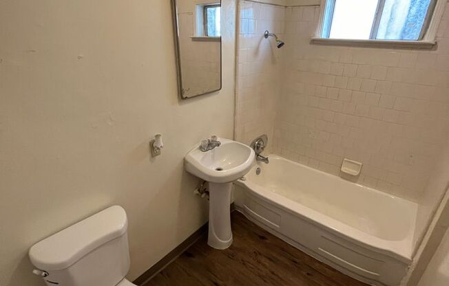 1 bed, 1 bath, 616 sqft, $900, Unit 1