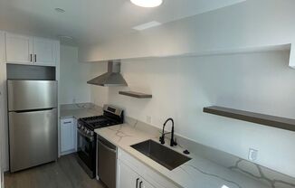 Studio, 1 bath, 425 sqft, $1,861, Unit 214