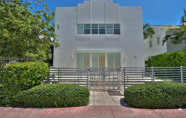 935 EUCLID AVE
