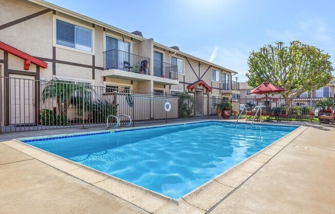 2 beds, 2 baths, $2,250, Unit 03
