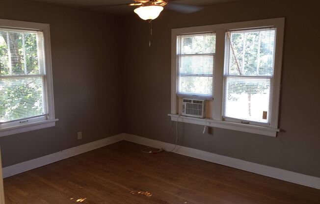 1 bed 1 bath - Near Plaza District!