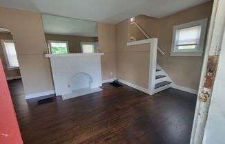 3 beds, 1.5 baths, $1,075