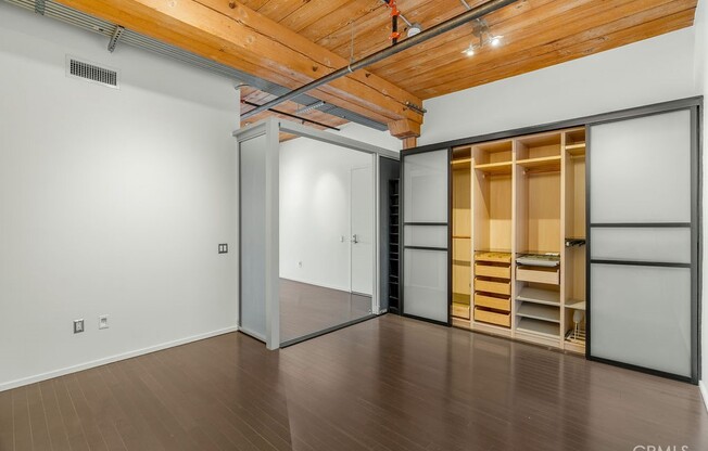 2 beds, 2 baths, 1,720 sqft, $5,100, Unit 433