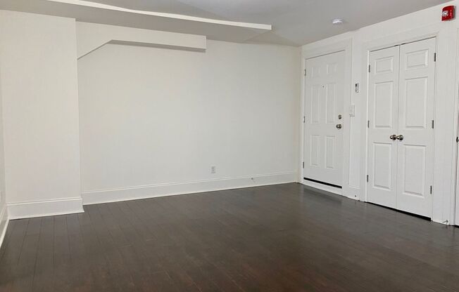 Studio, 1 bath, $850, Unit 1020-TB
