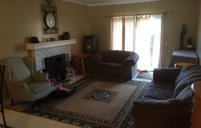 3 beds, 2 baths, $4,350