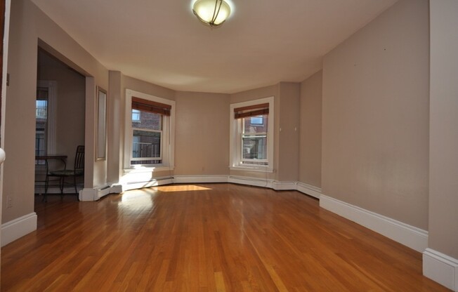218 NEWBURY ST