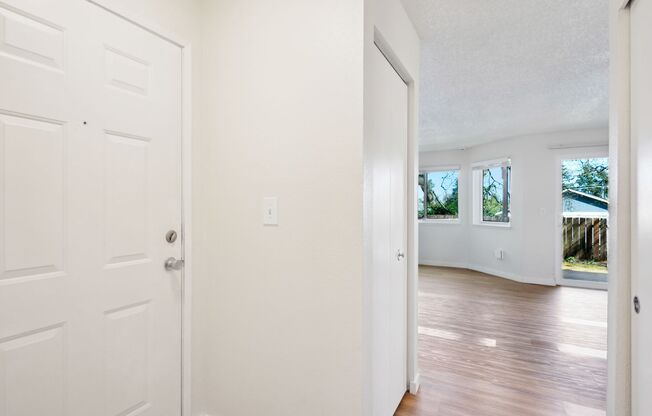 1 bed, 1 bath, 740 sqft, $1,399, Unit 1H