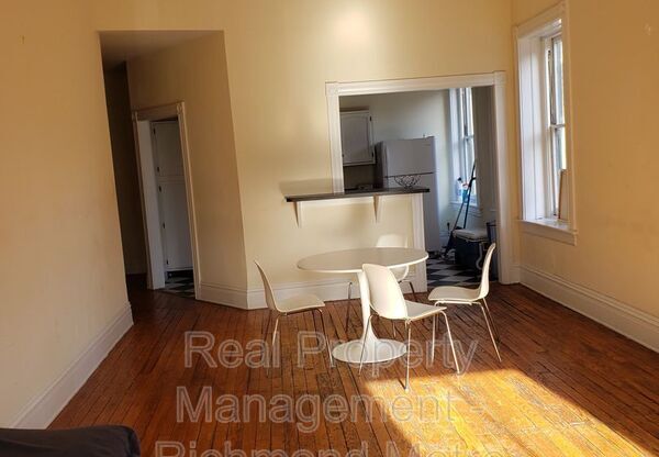 200 W BROAD ST