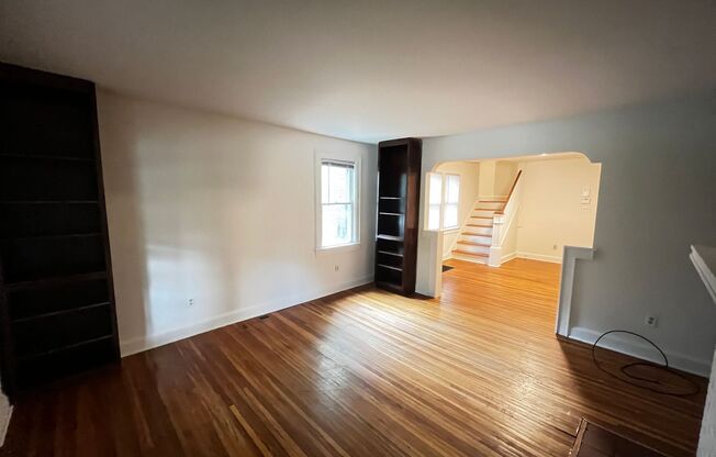 3 beds, 1 bath, 1,204 sqft, $1,895, Unit 714 Sheridan Ave.