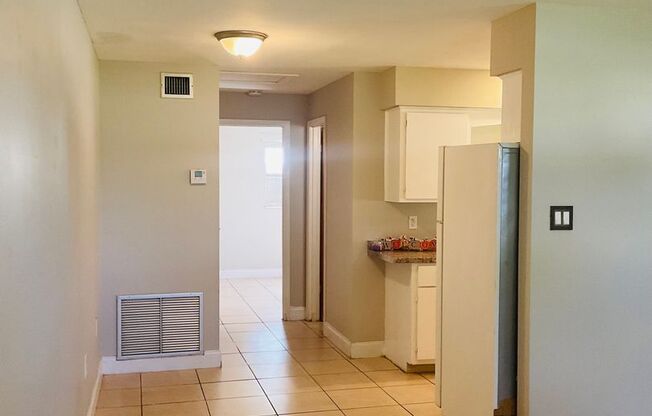 1 bed, 1 bath, 594 sqft, $1,295, Unit 3304 Edgewood Ave