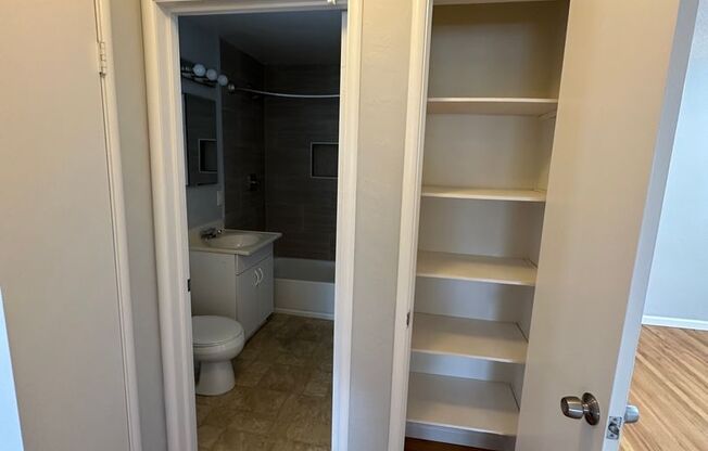 1 bed, 1 bath, 550 sqft, $2,300, Unit 4