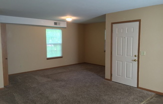 4 beds, 2 baths, $1,250