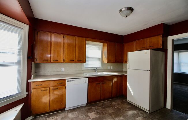 3 beds, 1 bath, $1,350