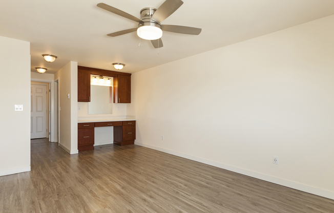 2 beds, 2 baths, 930 sqft, $3,845, Unit 406