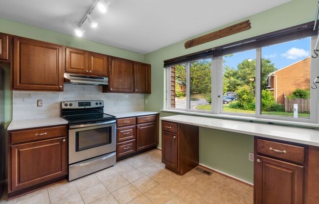Broadneck Schools! Updated 3 Bedroom 3 Level Townhome