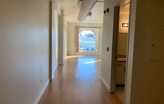 1 bed, 1 bath, 631 sqft, $2,445, Unit 1023-404