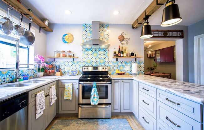 Charming House Furnished or Unfurnished 3 Bed 2 Bath