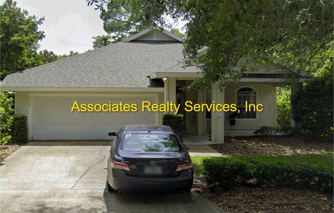 Carlton Court in Haile Plantation- MOVE IN READY!