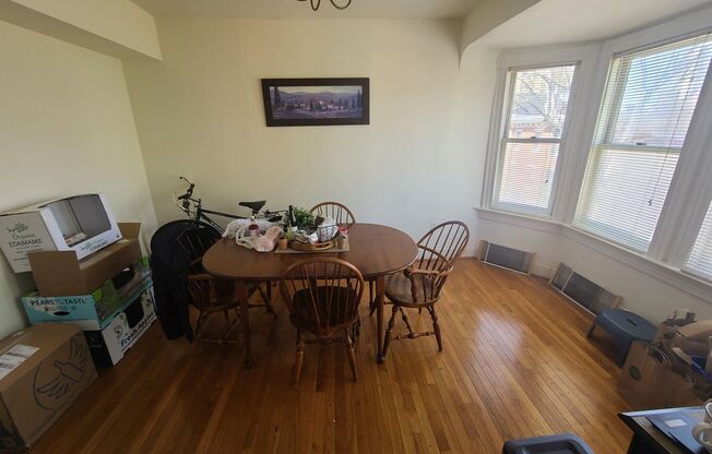 Spacious, Sunny 2BR/2BTH w/ HW Floors, New Kitchen, A/C