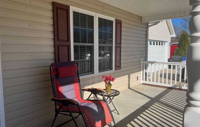 Spacious 3 Bed/2 Bath Ranch Style Home - Large Lot - NO HOA - Storage Shed - Large Driveway - Plenty of Parking