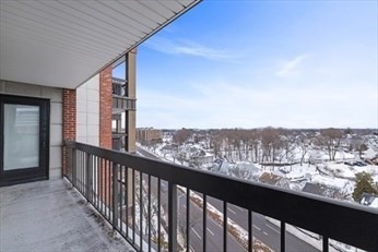 2 beds, 2 baths, 871 sqft, $2,950, Unit 721