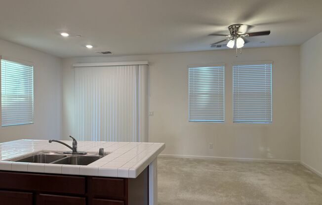 Beautiful Natomas 3 Bed / 2 Bath!