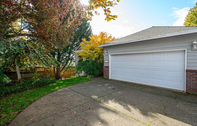 Spacious two-story 5 bedroom home tucked away off the street in the hills of Dundee