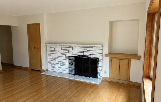 2737 N 92 ST
