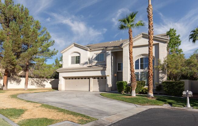 Enormous 6 bedroom home in guard gated Rhodes Ranch