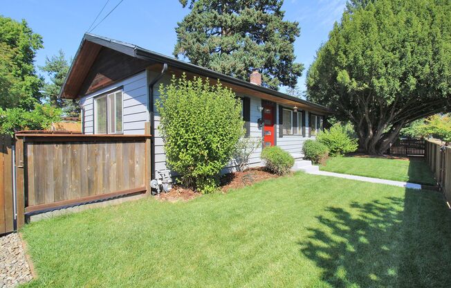 Fantastic Remodeled 3 Bedroom/2 Bath Mid-Century Home In Desirable Woodstock
