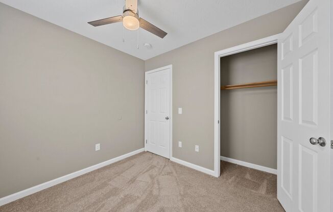 2 beds, 1.5 baths, 900 sqft, $995, Unit 644 1E