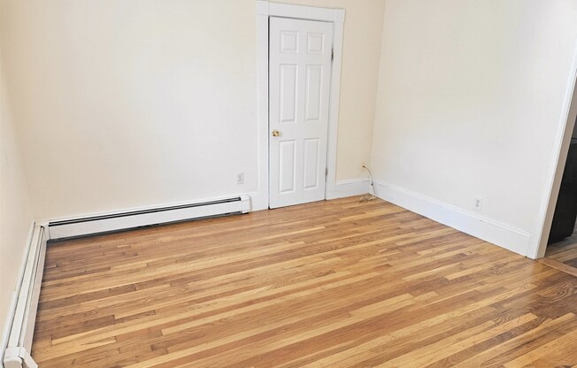 3 beds, 2 baths, 1,300 sqft, $3,250, Unit 2
