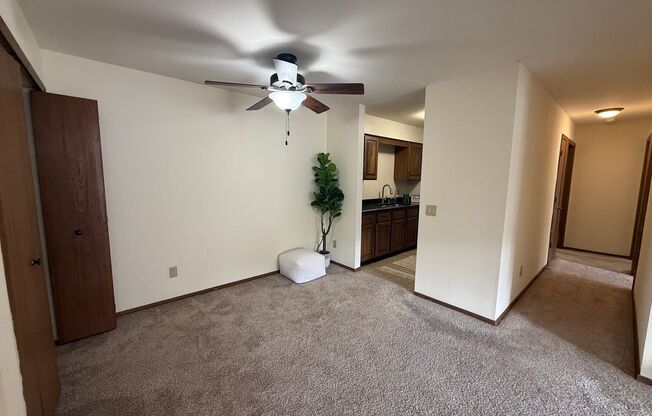 2 beds, 1 bath, 965 sqft, $1,650, Unit 7601CB