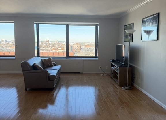 1 bed, 1.5 baths, 1,380 sqft, $6,695, Unit 17B