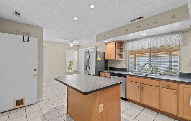 Charming 3-Bedroom Ranch in Quiet Chesapeake Cul-de-Sac
