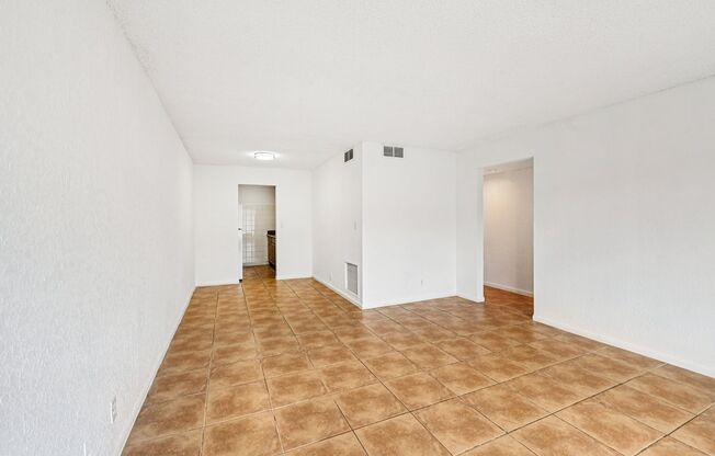 3 beds, 2 baths, 957 sqft, $2,250