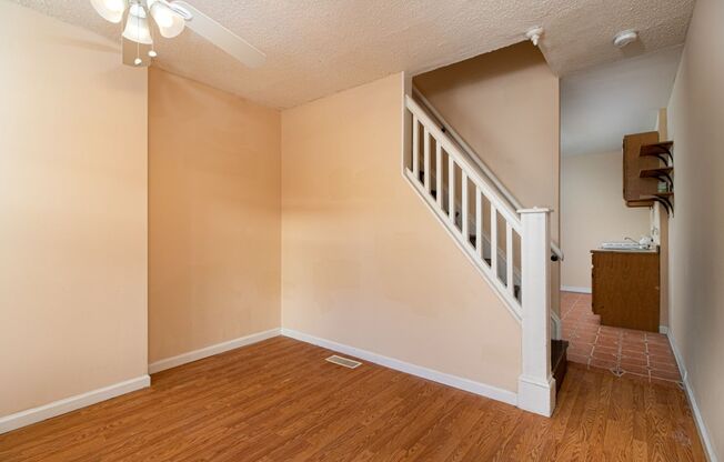 ⭐⭐⭐Walk to PENN & DREXEL | YARD!! | Front porch!!  Entire row home in UNIVERSITY CITY!!!