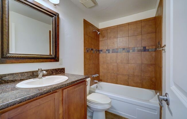 2 beds, 2 baths, 1,000 sqft, $1,325, Unit 16