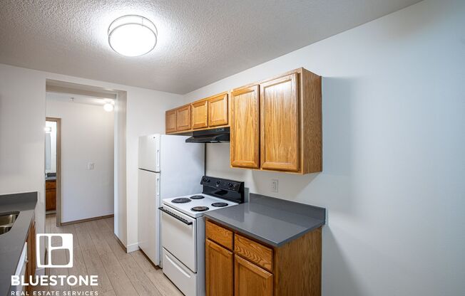 2 beds, 2 baths, 847 sqft, $1,475, Unit 10
