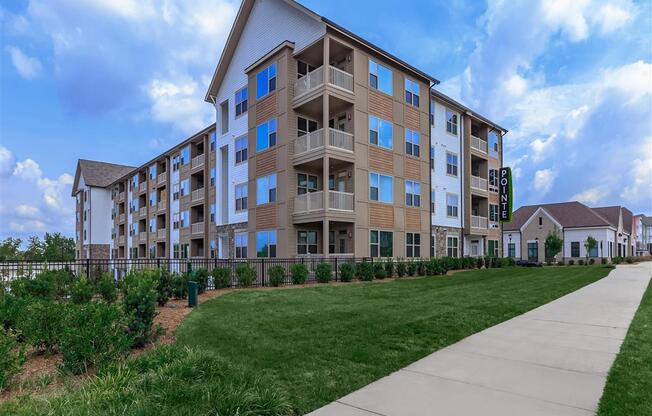 Exterior of Berewick Pointe Property in North Carolina Apartments