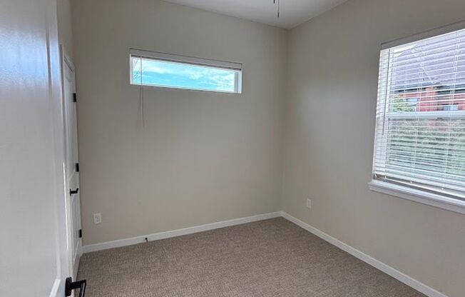 2 beds, 2 baths, 720 sqft, $1,949, Unit 820 #211