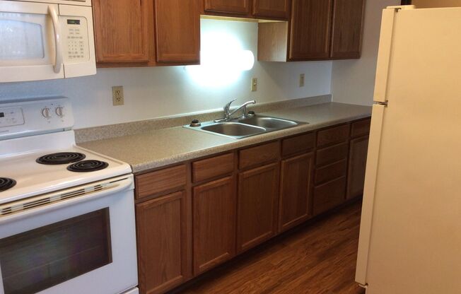 Royal Manor Apartments