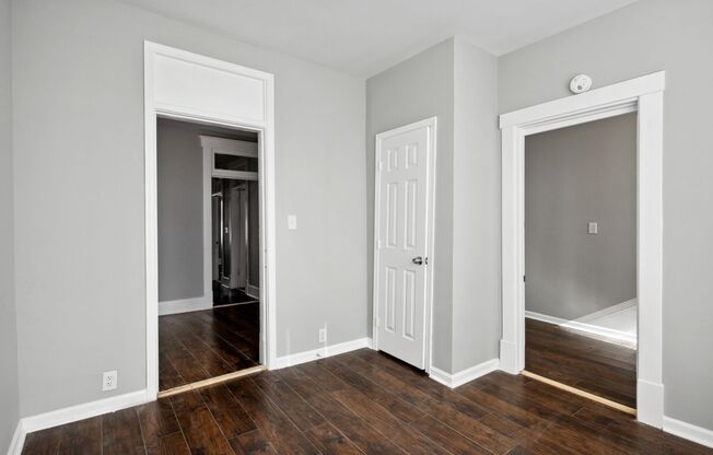 2 beds, 2 baths, $1,600, Unit B