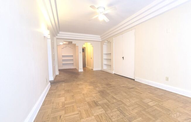 1 bed, 1 bath, $1,075, Unit 307