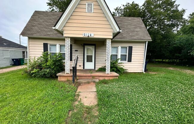 For Rent: Charming 2 Bed, 1 Bath Home in Central OKC!