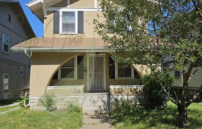 BEAUTIFUL 2-STORY HOME!!!