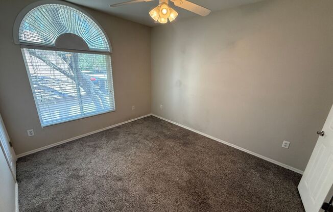 2 beds, 1 bath, $1,395, Unit # 2029
