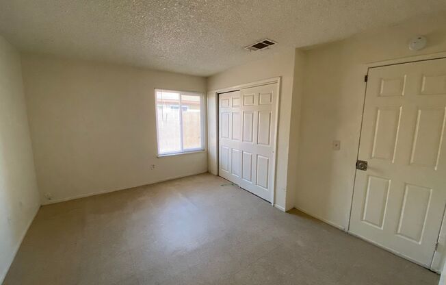 3 beds, 2 baths, 1,100 sqft, $1,475, Unit 321