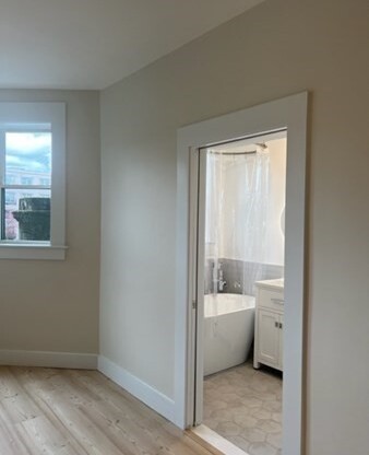 Studio, 1 bath, 357 sqft, $2,100, Unit 8