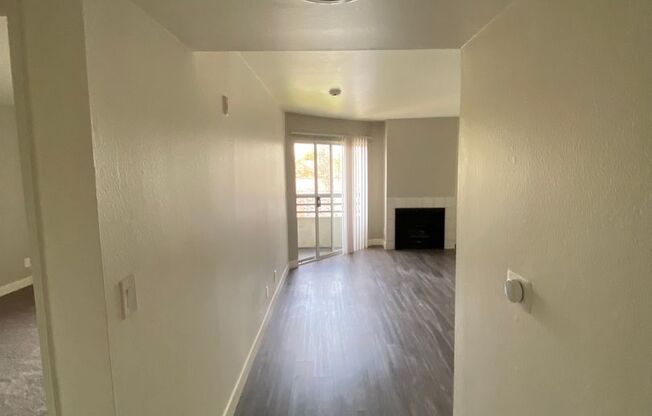 1 bed, 1 bath, 700 sqft, $1,995